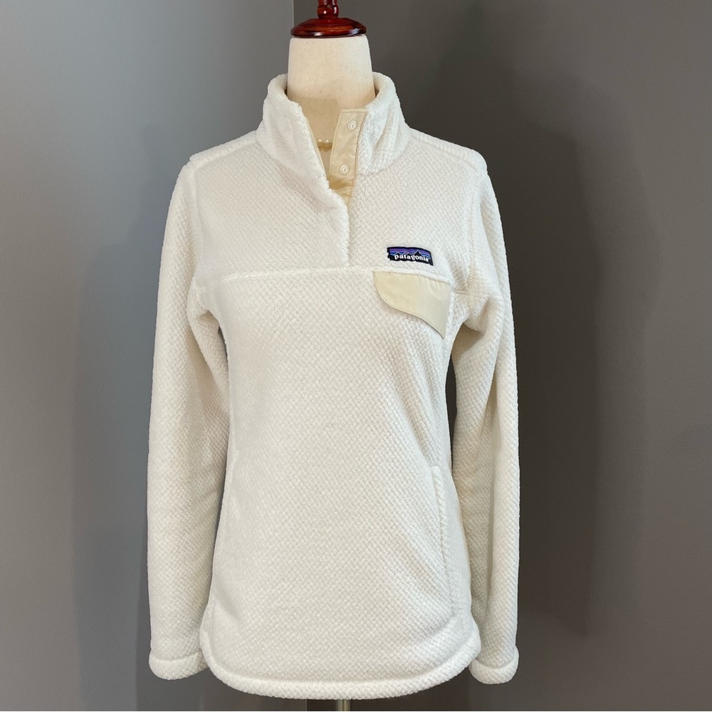 Patagonia Woman’s Pullover Size XS Cream Polartec Thermal Pockets Button Collar